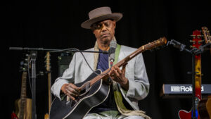 Eric Bibb Trio: Legendärer Blues Troubadour @ Music Hall Worpswede e. V. | Worpswede | Niedersachsen | Deutschland